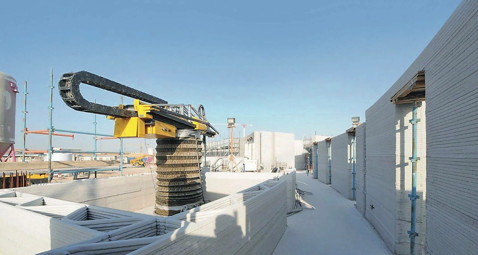 D construction. 3d принтер beton robot brilov. Дом в дубае на 3д принтере. 3d принтер бетон. Первый в германии дом 3d-принтер.