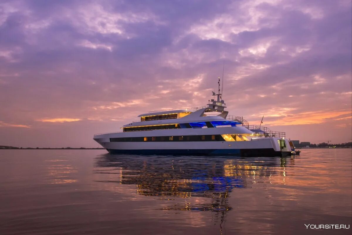 Суперяхты современности. Ritz carlton yacht. Яхта лайнер. Су пассажирский. 11.