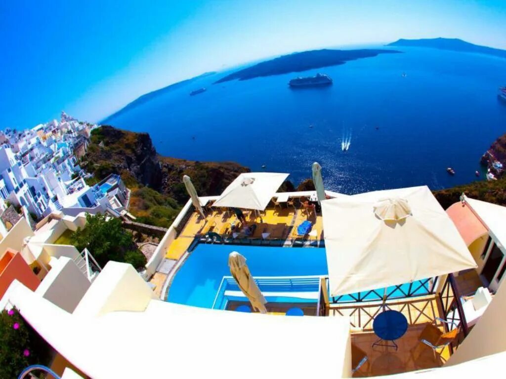 Greece hotel with panarama window. Panorama suites. Сьютс. Апарт отель крыша владивосток. Санторини вулкан.