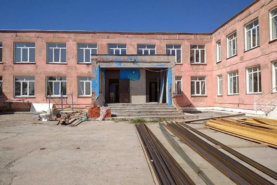 В каком году построили 1 школу. Ярково Новосибирская область. Школа 1 Бердск. Село Ярково Новосибирская область. Школа 2 Бердск.