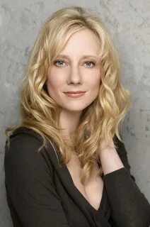 Anne Heche Hair color light brown, Actor photo, American actress.