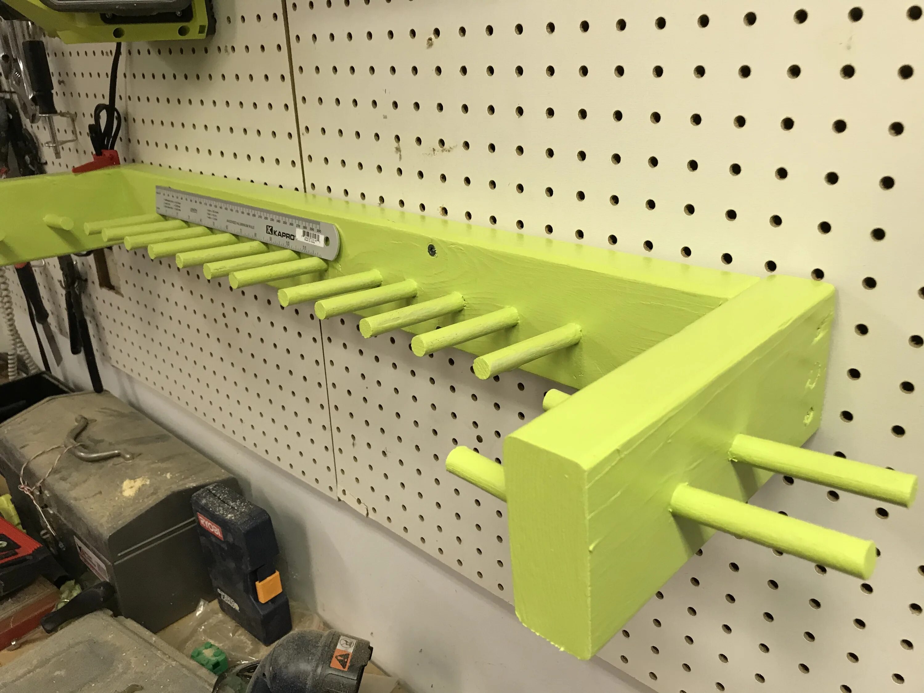 Tool holder. Ryobi Rhws-02 5132004359. Полка для инструмента Ryobi. Держатель для инструмента one+ Ryobi rlyard. Ryobi one+ хранение.