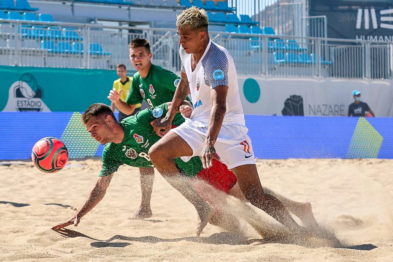 World cup beach soccer 2024. Пляжный футбол на мендали. World cup beach soccer 2024. Пляжный футбол сборная беларуси. Амир акбари пляжный футбол.