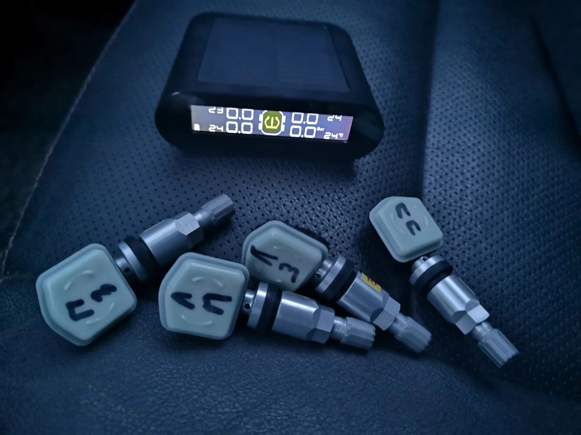 Блок tpms. Датчик давления в шинах 70mai. 70mai tpms. tmps датчик давления. tpms для андроид магнитолы.