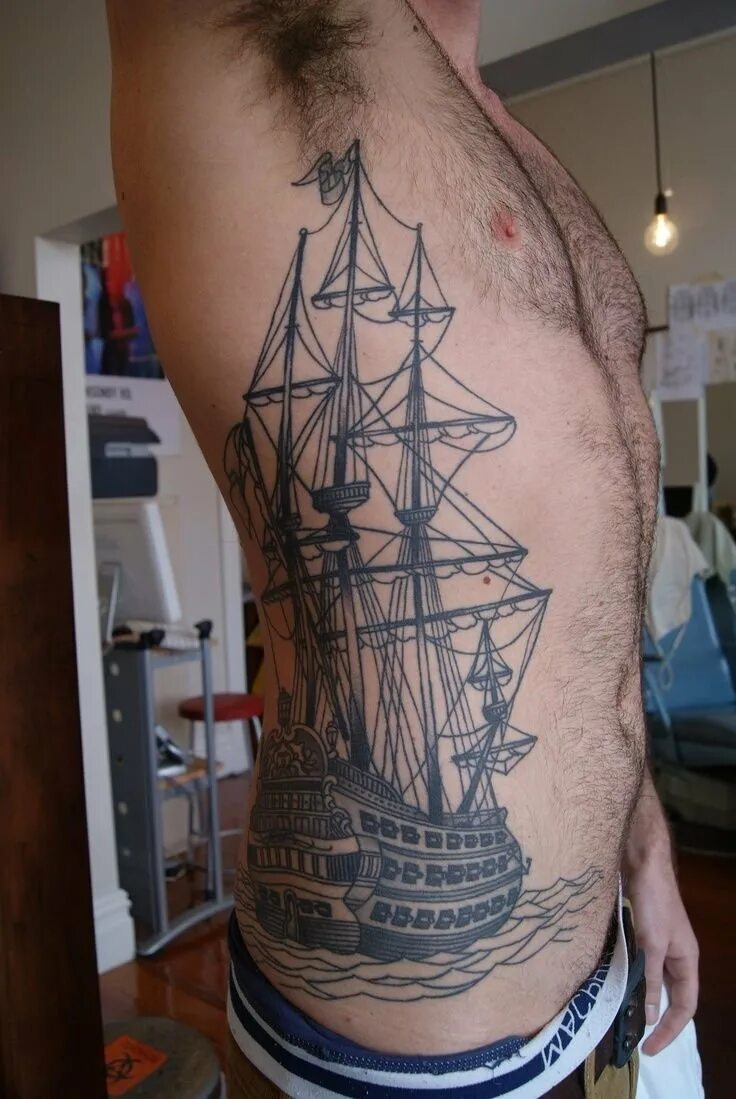 тату корабль. тату парусник. тату парусник. тату корабль. татуировка парусник черная жемчужина.