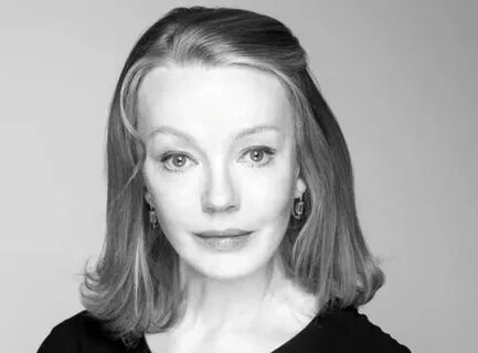 Үлкен, қалың әтеш ақ қызды жұлып алады