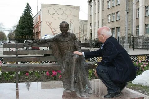 Памятник хетагурову владикавказ