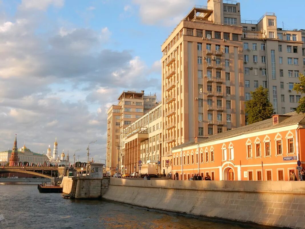 Театр на берсеневской набережной. Дом правительства на берсеневской набережной. дом на набережной москва иофан. дом правительства серафимовича, 2 дом на набережной. дом правительства на набережной в москве.