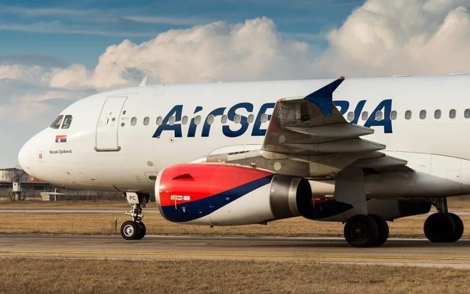 Air serbia шереметьево. Аэробус а319 сербские авиалинии. 330 эйр сербия. Airbus a319 air serbia. Аэропорт шереметьево air serbia.