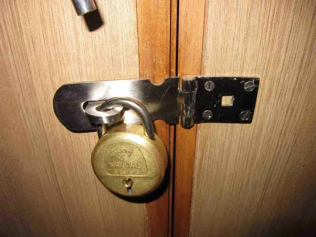 Замок Door Lock v1733. Замок для шкафа КБ-023т. Навесной замок на шкаф. Навесной замок на межкомнатную дверь.