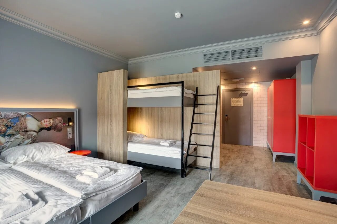 холидей инн театральная площадь санкт-петербург. гостиница питер майнингер. майнингер отель санкт-петербург. гостиница питер майнингер. никольские ряды санкт-петербург гостиница.