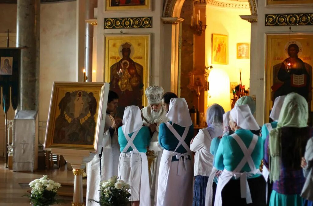 Храм царевича димитрия при первой градской больнице. Храм царевича димитрия при первой. сестричество во имя благоверного царевича димитрия. храм царевича димитрия внутри. храм царевича димитрия при первой градской больнице внутри.