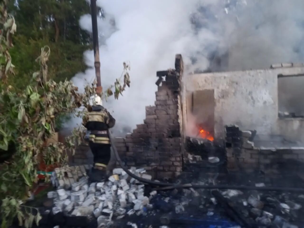 Пожары в Свердловской области за последние сутки. Пожары на Урале. Поджоги в Свердловской области. Пожар Пышма. Угли качканар