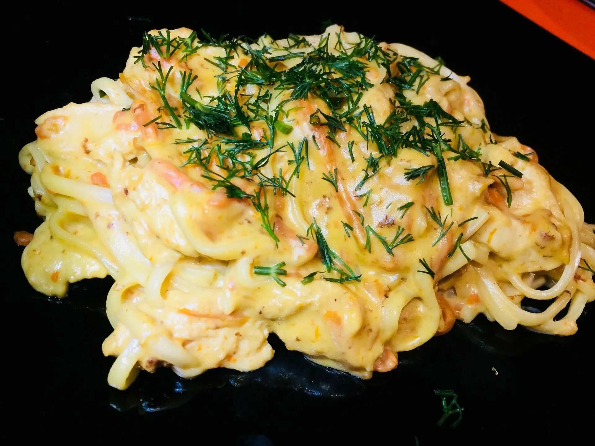 Паста удон. Удон с лососем 340 гр. Удон в сливочном соусе. Вок с морепродуктами в сливочном соусе. Удон с кальмарами в сливочном соусе.