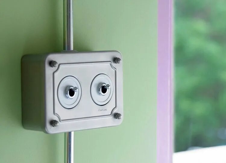 из стальных труб 2ду700. кабелепровод purvb-52g. металлорукав (мрвд-g 1/4-a-600). металлические трубы для электропроводки. металлическая труба 25мм для проводки.