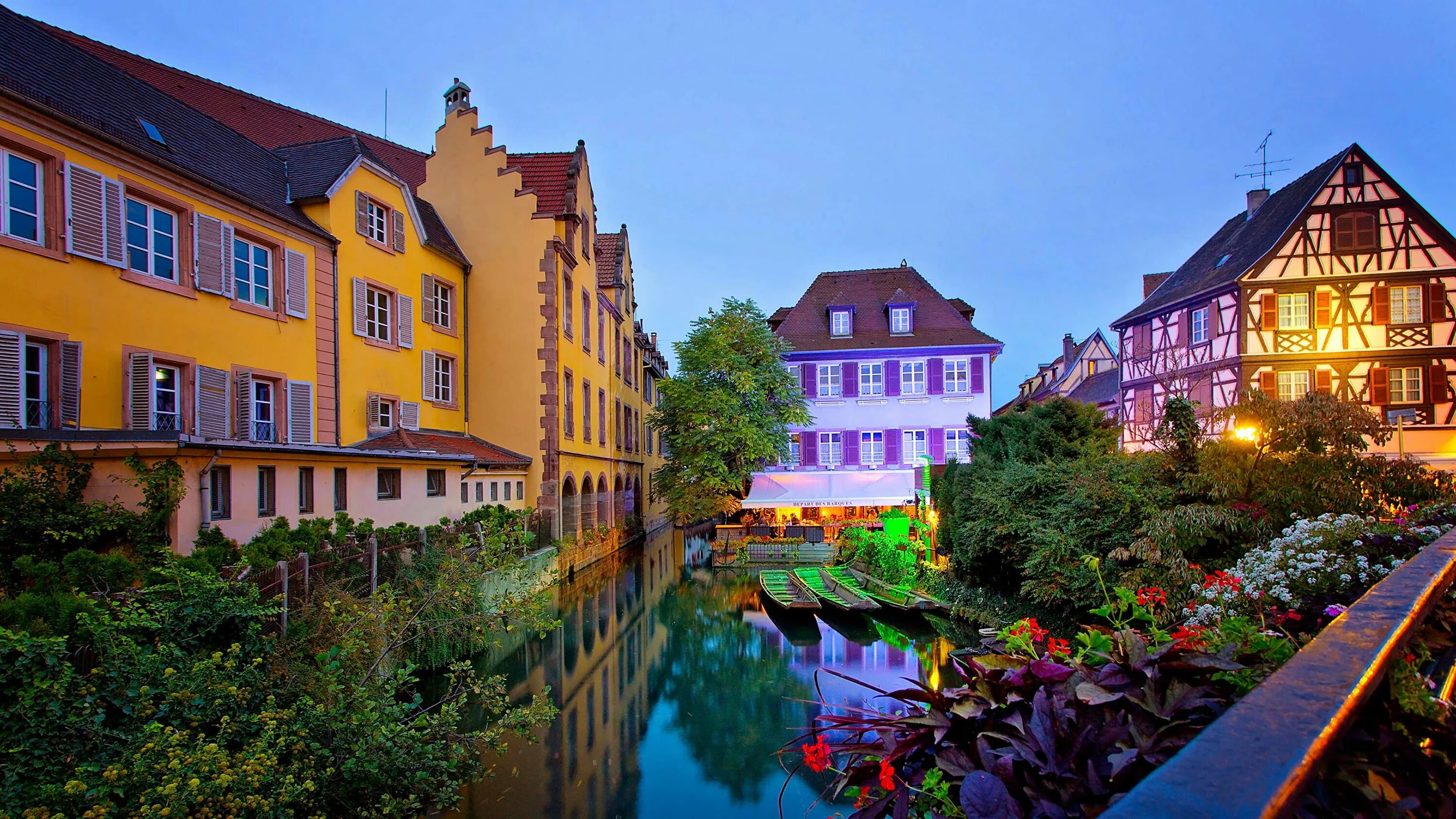 Кольмар, эльзас, франция. Юнавир эльзас франция. Французский городок рошфор-ан-тер. France towns. Анси франция каналы.