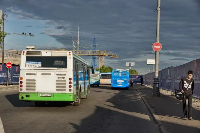 Метро петровско разумовская автобусы. Автобусы от метро петровско-разумовская. Улица ивана сусанина москва. Остановки автобуса на водном стадионе. Петровско разумовская автобусы.