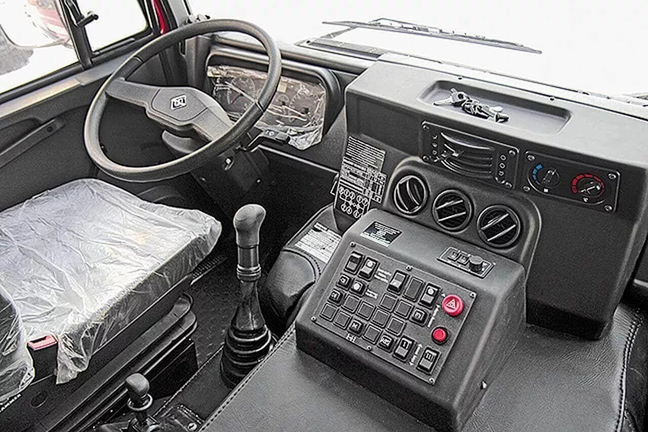 Урал панели. Урал 44202 седельный тягач салон. урал 44202 (кабина м. урал 6370 кабина. урал 44202-3511 кабина.