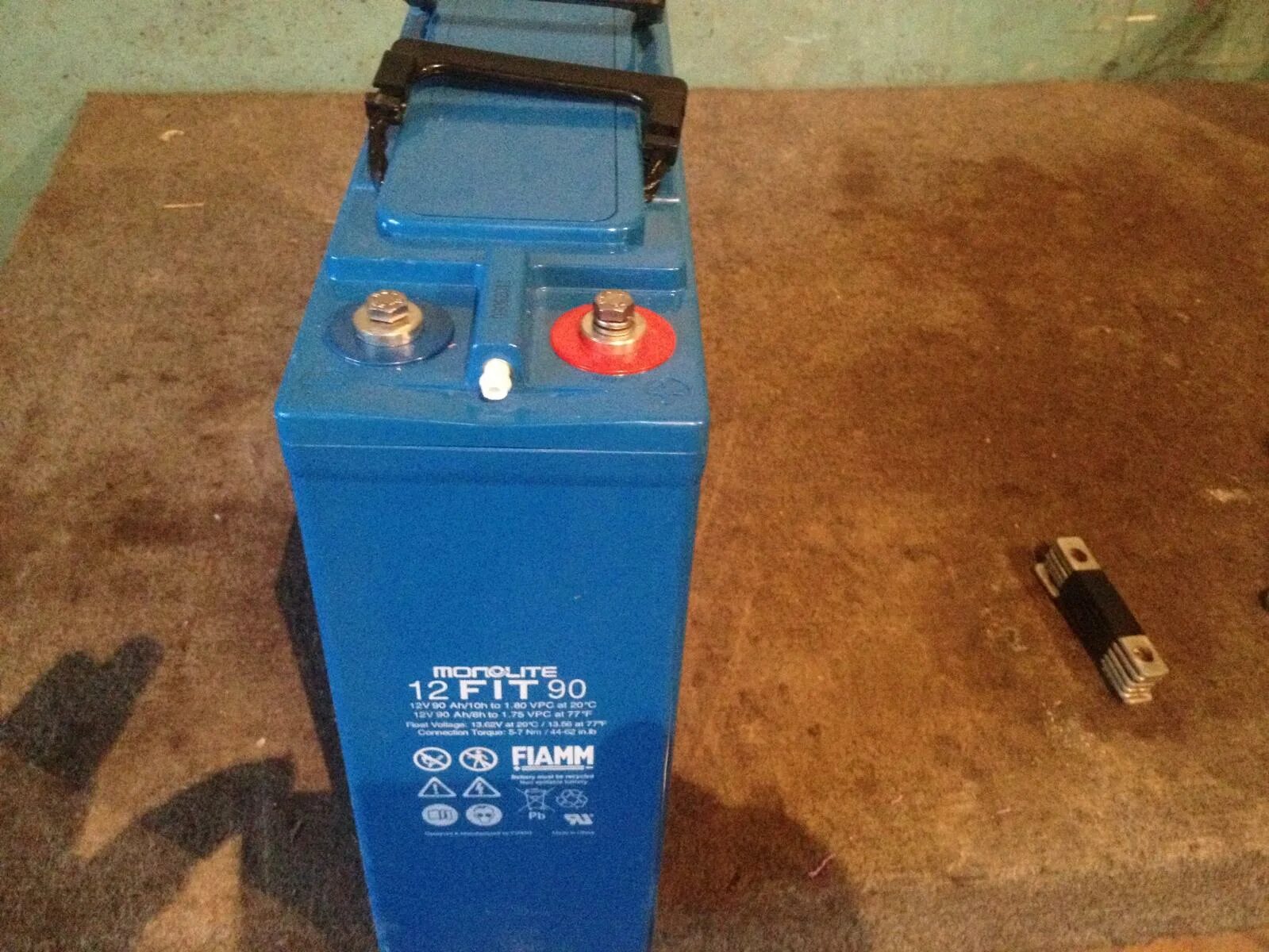 Аккумулятор фос. Щелочные аккумуляторы 12в oerlikon. аккумулятор fiamm 12v 100ah. щелочной аккумулятор 12в. аккумулятор 100 ампер 12 вольт.