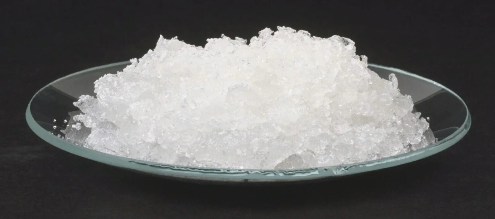 Карбонат натрия кристаллическая сода. Кристаллы карбоната натрия. Карбонат натрия твердое вещество. Содиум карбонат.