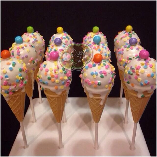Кейк попс мороженое. Кейк попсы мороженое. Кейк попс в рожке. Кейк попс мороженое эскимо. Мороженое в вафельном рожке.