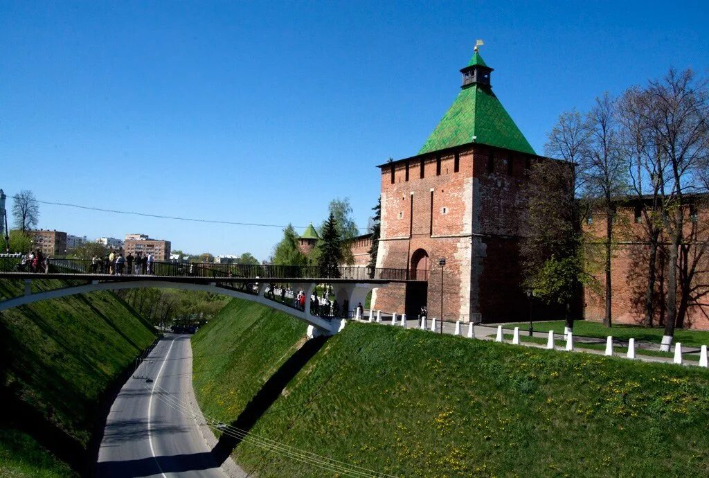 Сайт кремля нижнего новгорода. Нижегородский Кремль Нижний Новгород. Нижегородский Кремль крепость. Покровская башня Нижегородского Кремля. Нижегородский Кремль 1221 год.