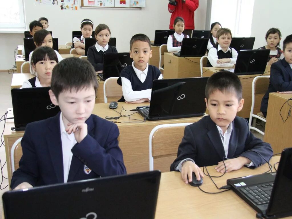 Школы в казахстане. Современная казахстанская школа. Школьники казахстана. Школы в казахстане. Школьная программа казахстана.