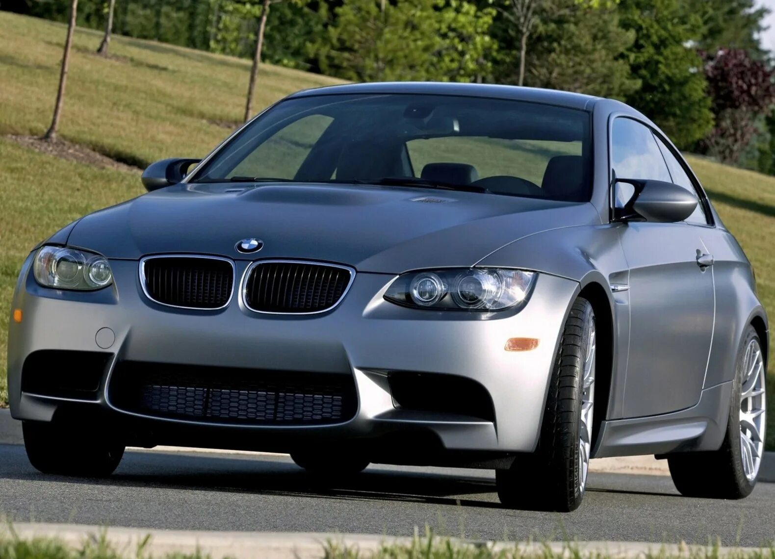 Автомобиль bmw 3. BMW m3 2011. BMW 3 2011. BMW m3 Gray. BMW m3 Coupe.