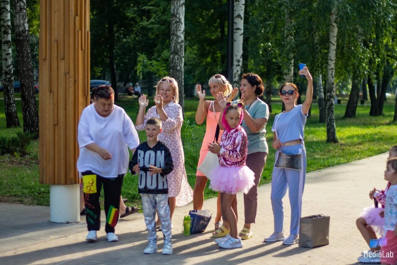 Мероприятия челны сегодня. Летние мероприятия. Летняя набережная. Молодежное пространство в парке. Парк имени Марата Бибишева Набережные Челны.