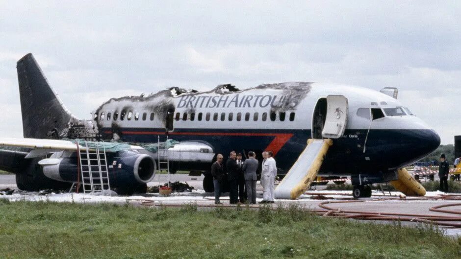 Катастрофа Boeing 737 в Манчестере. Авиакрушения Боинг 747. Самолет Boeing 737 Air crash British Airtours 28 m. Расследование авиакатастроф 2023.