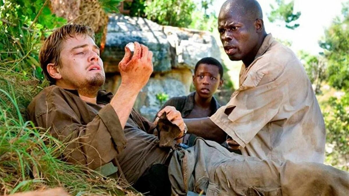 Леонардо ди каприо кровавый алмаз. Diamond films. Кровавый алмаз 2006 кадр. Леонардо ди каприо 2006. Кровавыый алмазх сдиакприо.