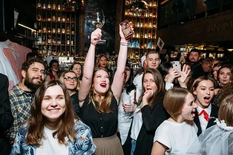 Двойное на вечеринке