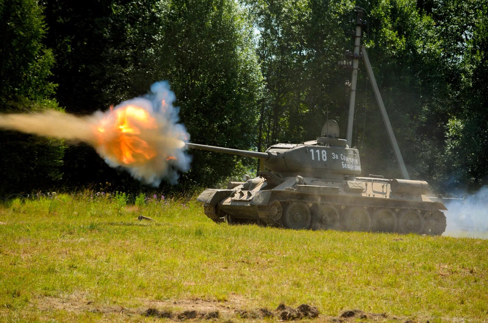 Т-34 85 выстрел. Выстрел танка т 34. Т34 выстрел. Момент ис