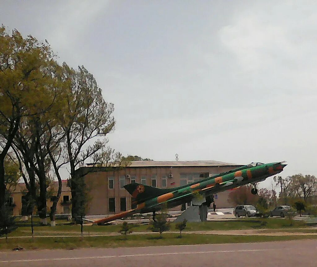 Хороль Приморский край военный городок. Хороль Приморский край Су 17. Село Хороль Приморский край Гарнизон.