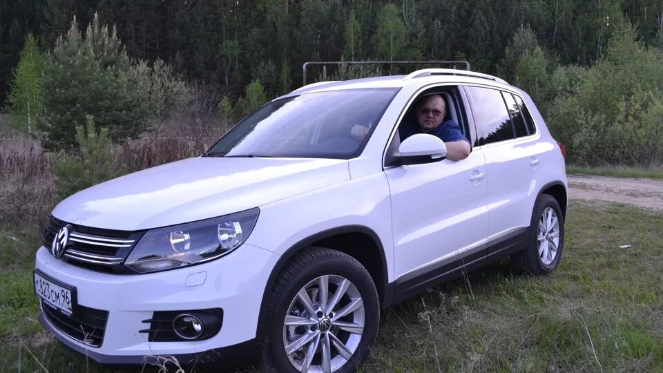 Volkswagen tiguan полный. Фольксваген Тигуан белый. Белый Тигуан 1. Тигуан полный привод. Фольксваген Тигуан полноприводный.