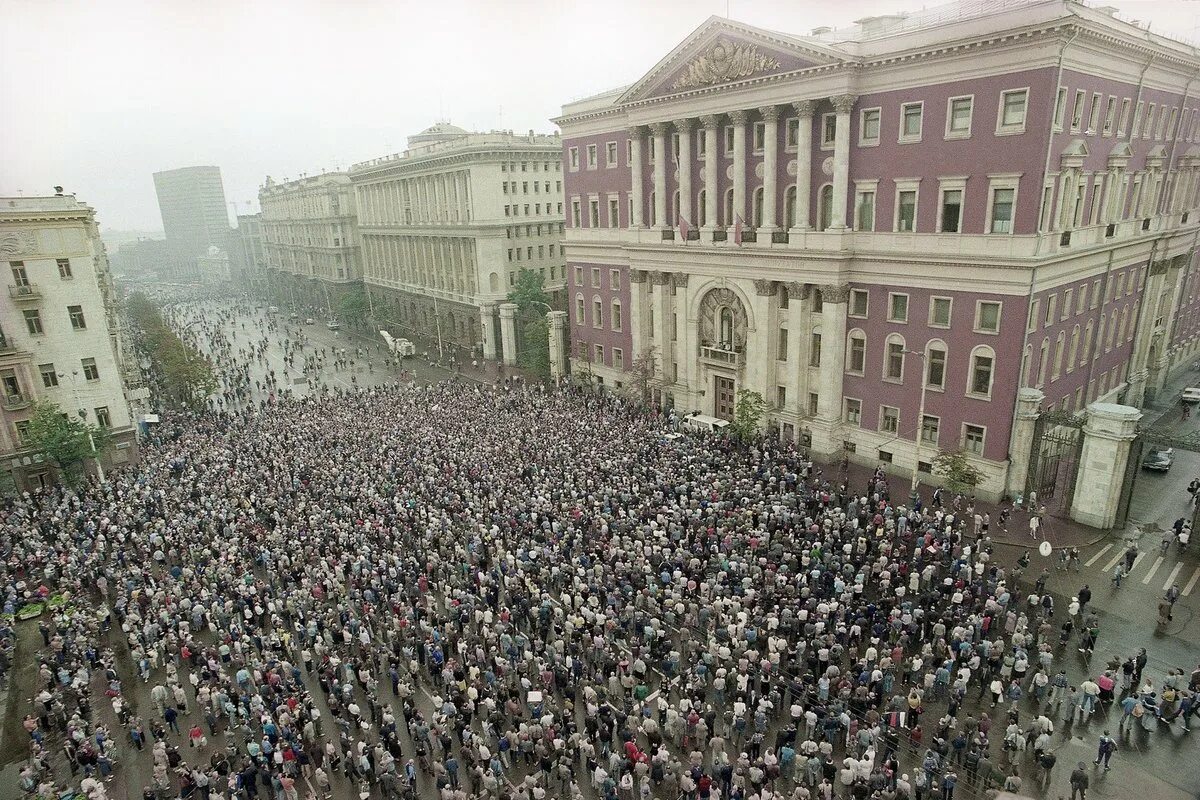 Августовский путч 1991. ГКЧП август 1991. Путч в Москве 1991. Августовский путч ГКЧП. Митинг августа