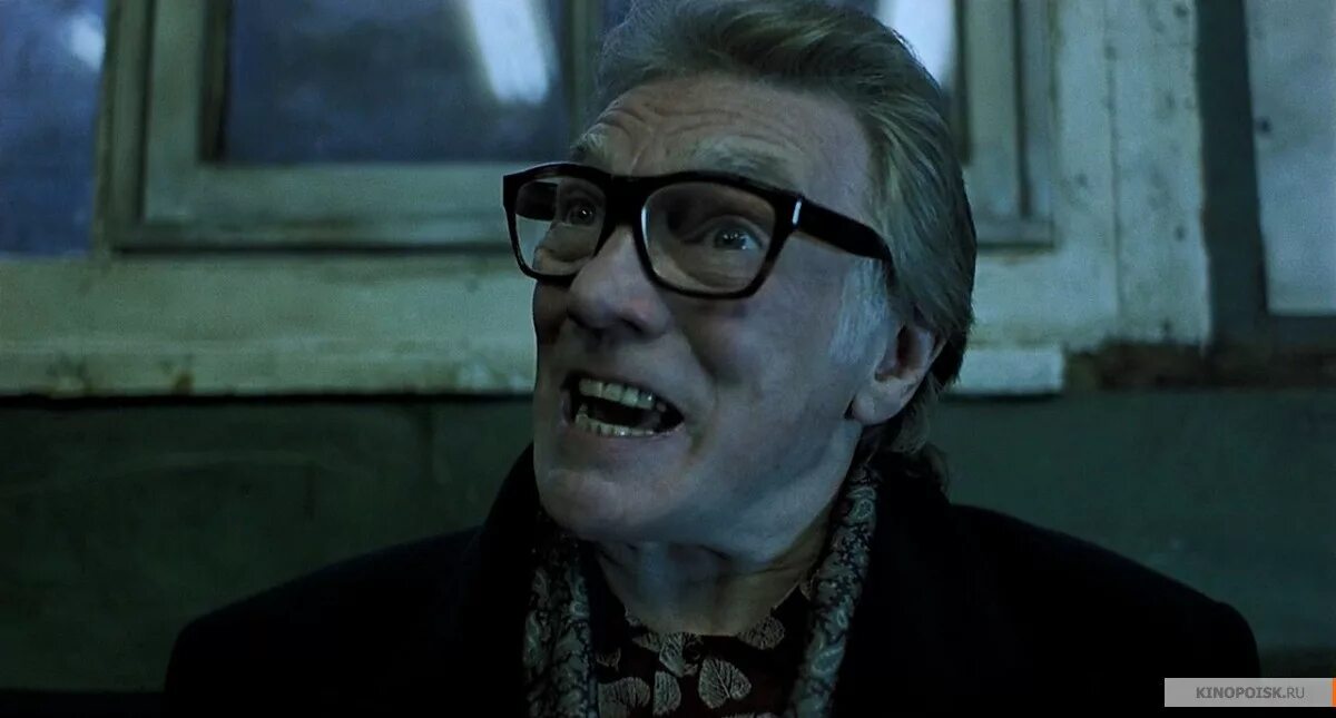 Комбикорм для свиней. Свиноматка с поросятами. Скормить свиньям. Свиньи на ферме. Большой куш фильм 2000 кирпич.