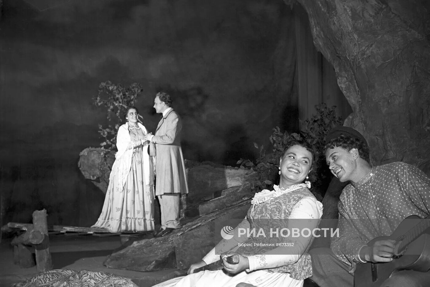 Драмы гроза островского книга. А. Гроза малый театр 1962. А. Комедия островского гроза.