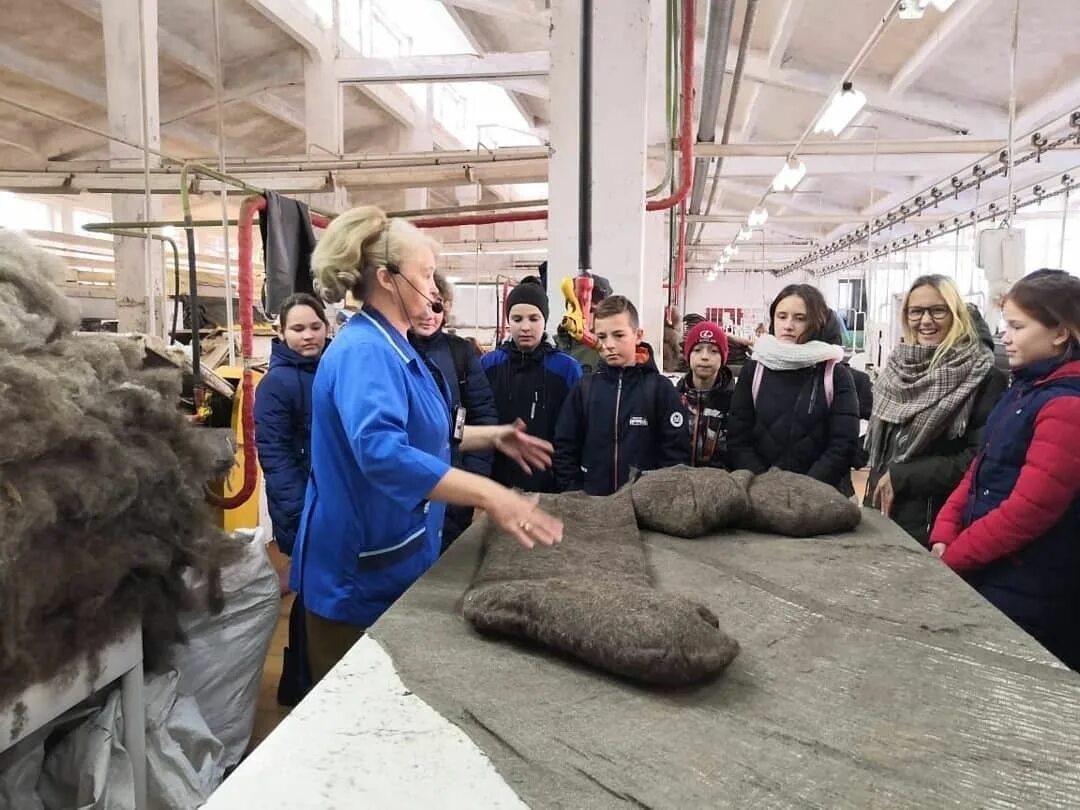 Погода в кукморе на сегодня. Кукмор Кукморский валяльно-войлочный комбинат. Кукмор фабрика валенки. Валяльно войлочный комбинат Кукмор магазин. Кукморский завод валенок.