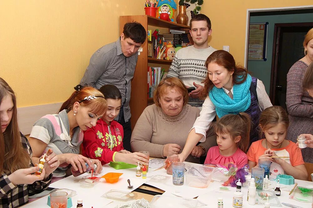 Частная психиатрическая больница "преображение". Волонтёр ано духовно просветительский. Клиника преображение логотип. Православные колядки. Коляда на рождество христово.