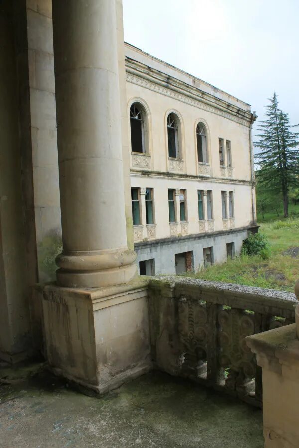 Город заброшенных санаториев. Цхалтубо грузия санаторий. Цхалтубо грузия развалины. Паулино калязин санаторий заброшенный. Санаторий шахтер цхалтубо.