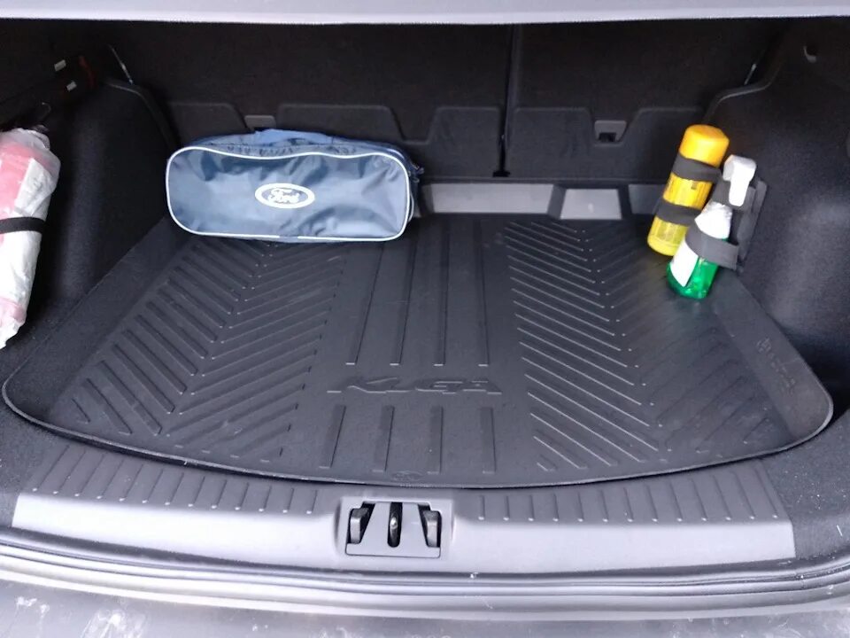 Багажник Куга 2. Ford Kuga 2 багажник. Форд Куга 2017 багажник. Коврик в багажник Форд Куга 2.