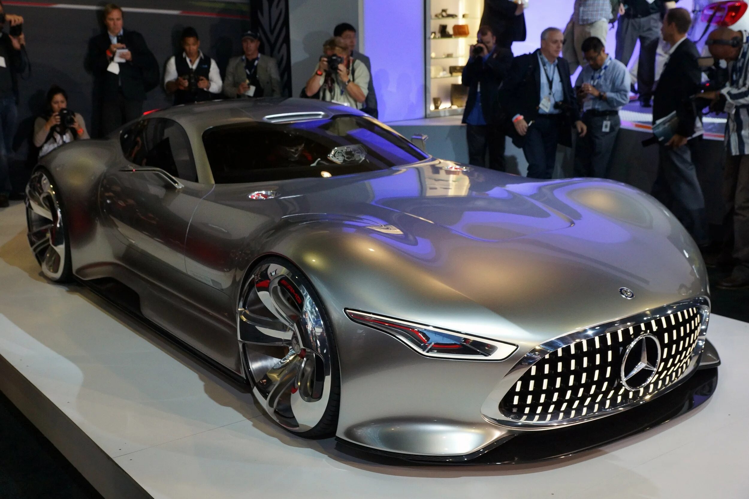 Новинки в машину. Мерседес AMG Vision Gran Turismo. 2013 Mercedes-Benz AMG Vision Gran Turismo Concept. Мерседес 2020 AMG Vision. Суперкар Мерседес Бенц АМГ ВИЗИОН.