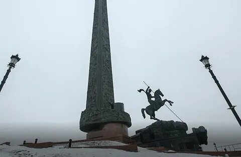 Памятник победы на горе