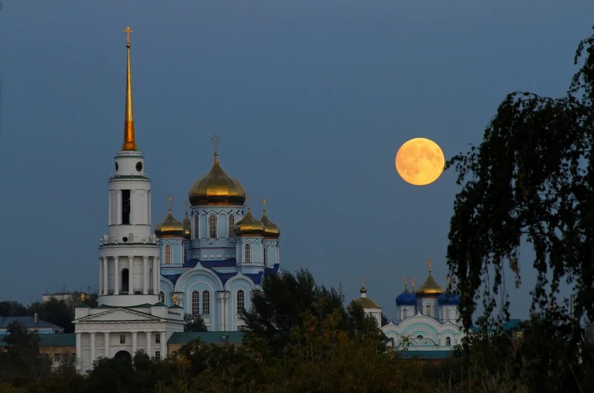 Задонский монастырь липецкая. Задонский рождество-богородицкий монастырь. Храм тихона задонского в задонске. Задонск тула. Задонск тула.