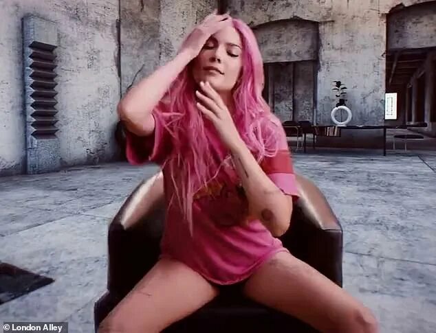 Клава кока 2022. Холзи. Натали портман близость. Кэти перри калифорния герлз. Halsey manic.