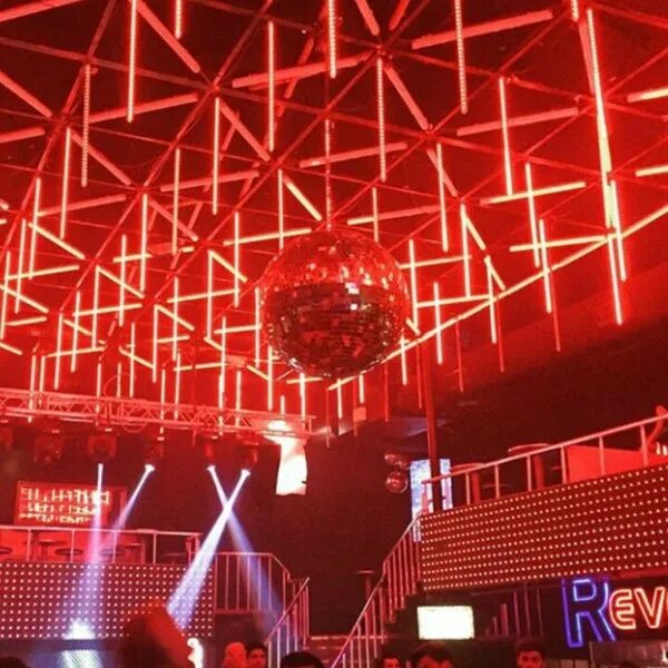 Клуб революция красноярск. Революшн клаб Москва. Revolution Club Guangzhou. Клуб на революции 44.