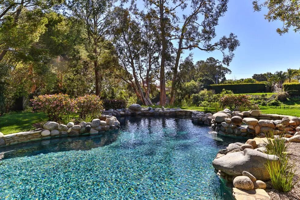 Way pool