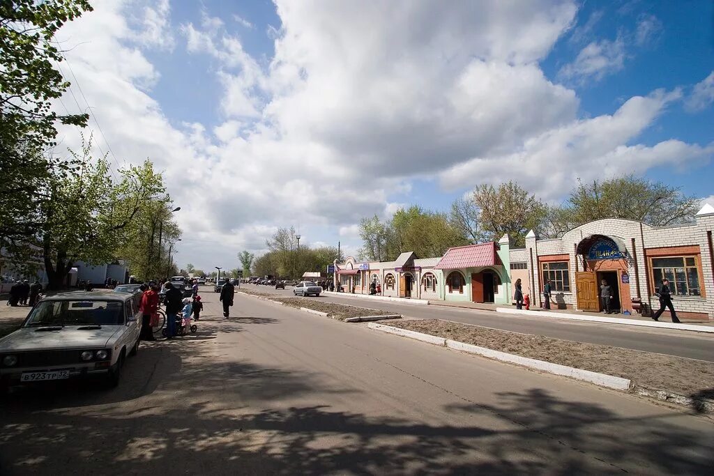 Прогноз погоды в суземке. Пгт Суземка Брянской области. Станция Суземка Брянской области. Суземка Брянской области ул. Вокзальная. Суземка достопримечательности Суземка Брянской области.