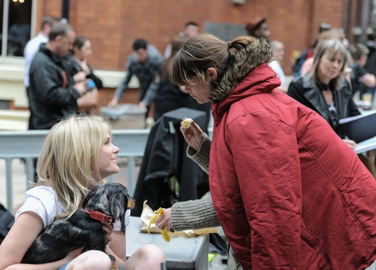 21 июля международный день женского счастья. 9 июня женщина. 11 июня день женского счастья открытки. 9 июня именины женские. Royal ascot ladies.